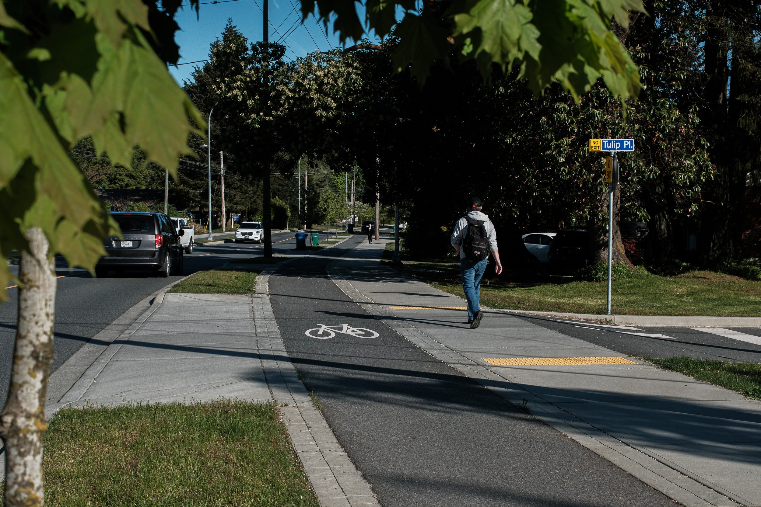 Généraliser la création de trottoirs et pistes traversantes